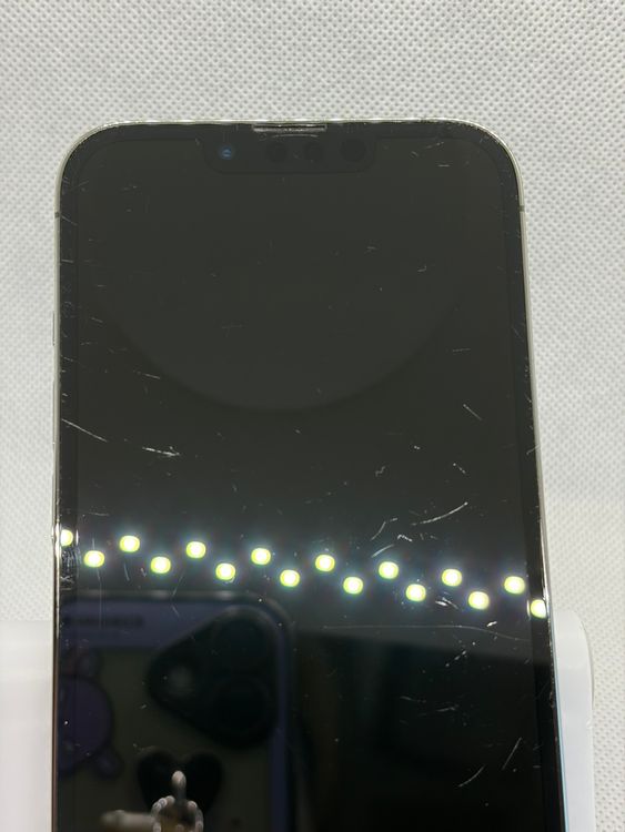 ���Хåƥ꡼80% SIM�ե꡼ iPhone13Pro 256GB ����ե�����