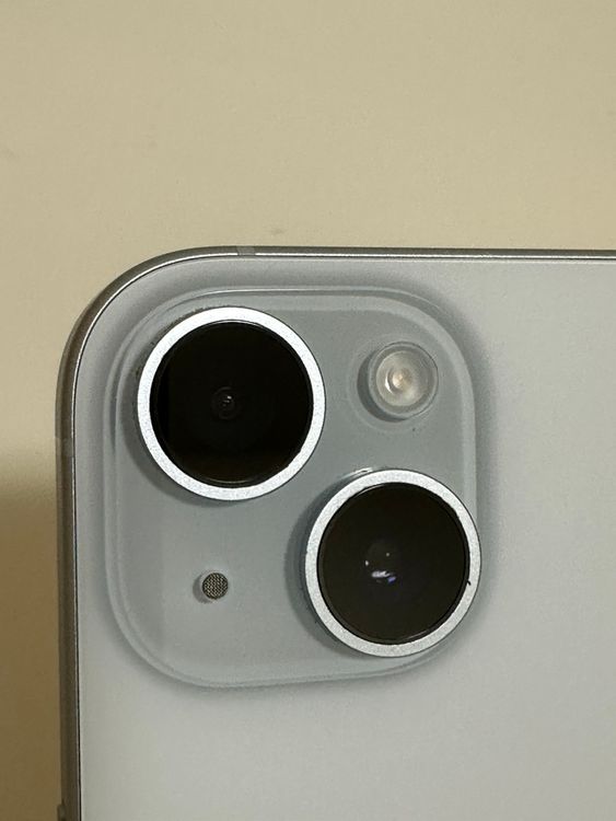 ���Хåƥ꡼82% SIM�ե꡼ iPhone15 128GB �֥롼