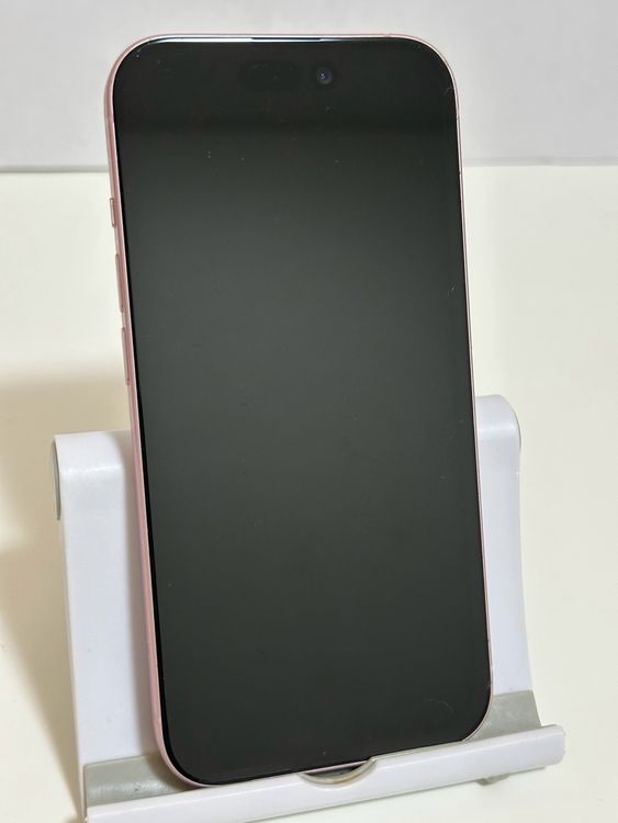 ���Хåƥ꡼83% SIM�ե꡼ iPhone15 256GB �ԥ�