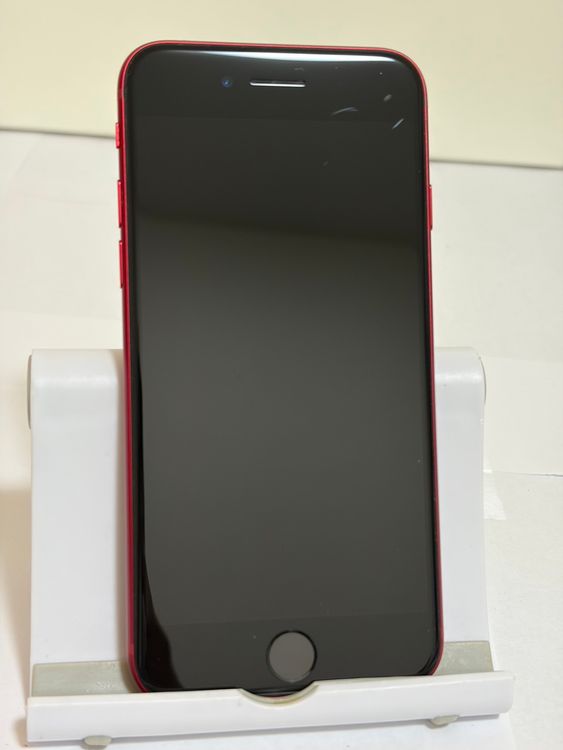 ���Хåƥ꡼81% ���� SIM�ե꡼ iPhoneSE ��3���� 64GB ��å�