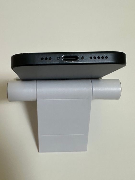 ���Хåƥ꡼82% SIM�ե꡼ iPhone15 128GB �֥�å�