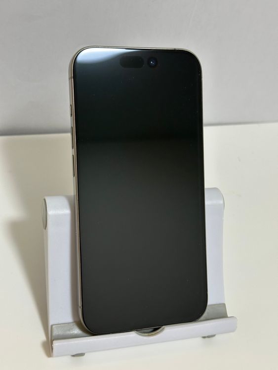 ���Хåƥ꡼100�� SIM�ե꡼ iPhone15Pro 256GB �ʥ���������˥���