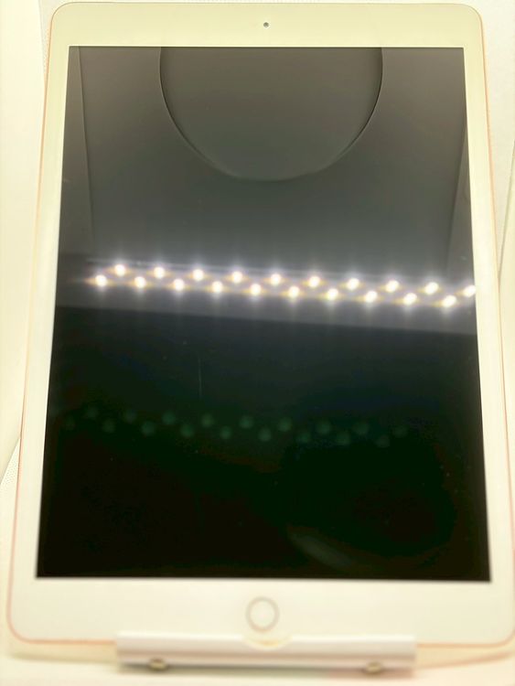 ���Хåƥ꡼90% SIM�ե꡼ iPad ��8���� 32GB �������