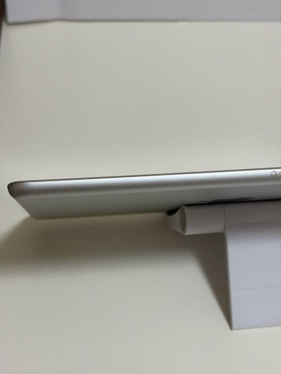 ���Хåƥ꡼82% iPad ��7���� 32GB ����С�