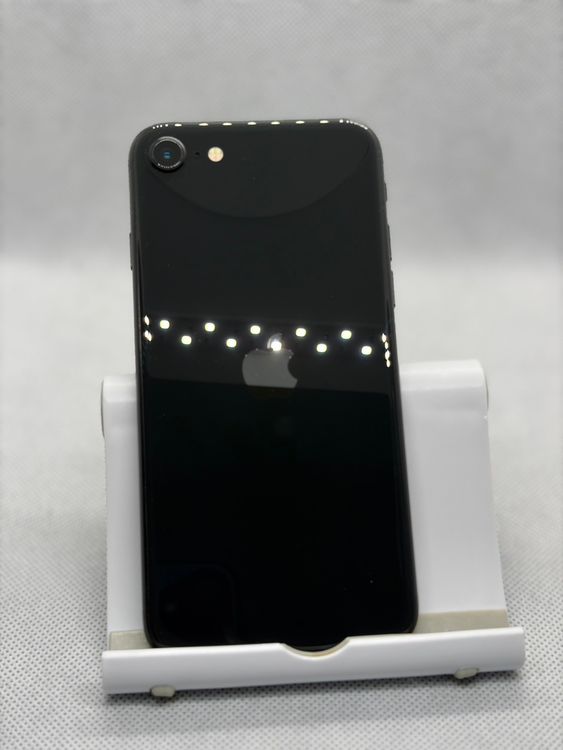 ���Хåƥ꡼84% SIM�ե꡼ iPhoneSE ��2���� 64GB �֥�å�