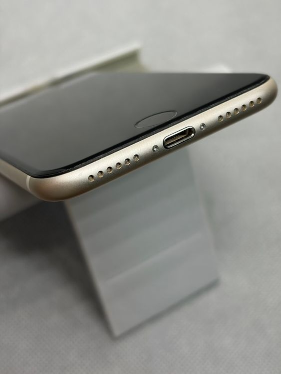 ���Хåƥ꡼86% Ķ���� SIM�ե꡼ iPhoneSE ��3���� 128GB �������饤��