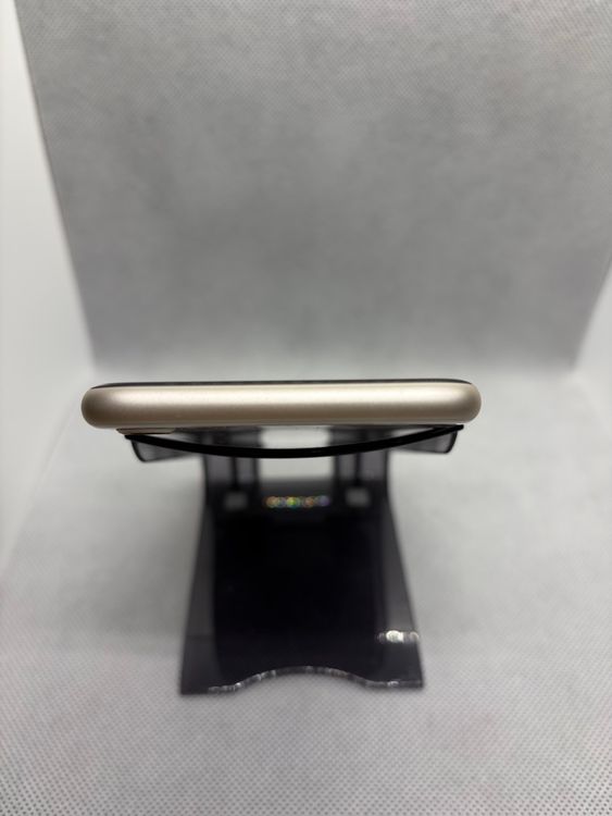 ���ϥԥͥ��ͥå� SIM�ե꡼ iPhoneSE ��3���� 64GB �������饤�� �Хåƥ꡼84%