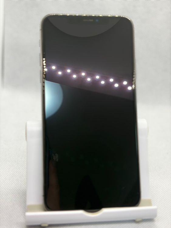 ���Хåƥ꡼84% SIM�ե꡼ iPhone11ProMax 256GB ���졼