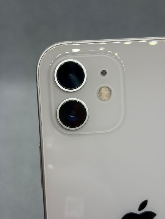 ���Хåƥ꡼85% SIM�ե꡼ iPhone12 64GB �ۥ磻��