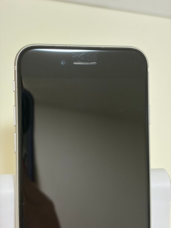 ���Хåƥ꡼80% SIM�ե꡼ iPhoneSE ��2���� 64GB �ۥ磻��