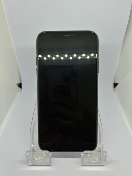 ��SIM�ե꡼ iPhone11  128GB �֥�å� �Хåƥ꡼70%