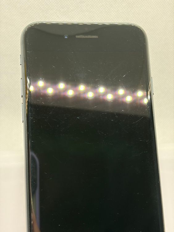 ���Хåƥ꡼87% SIM�ե꡼ iPhoneSE ��3���� 128GB �ߥåɥʥ���