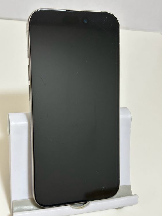 ���Хåƥ꡼84% SIM�ե꡼ iPhone15Pro 256GB �ʥ���������˥���