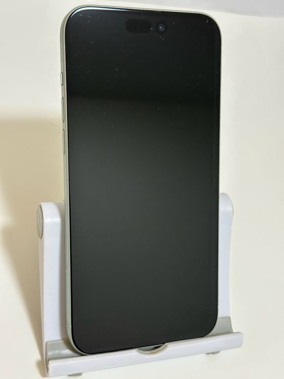 ���Хåƥ꡼82% SIM�ե꡼ iPhone15Plus 256GB ���꡼��