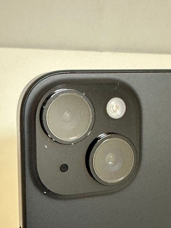 ���Хåƥ꡼81% SIM�ե꡼ iPhone15 128GB �֥�å�