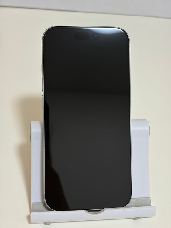 ���Хåƥ꡼83% SIM�ե꡼ iPhone15 128GB �֥롼
