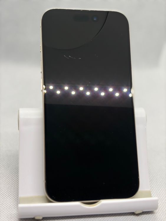 ���Хåƥ꡼86% SIM�ե꡼ iPhone15Pro 128GB �ʥ���������˥���