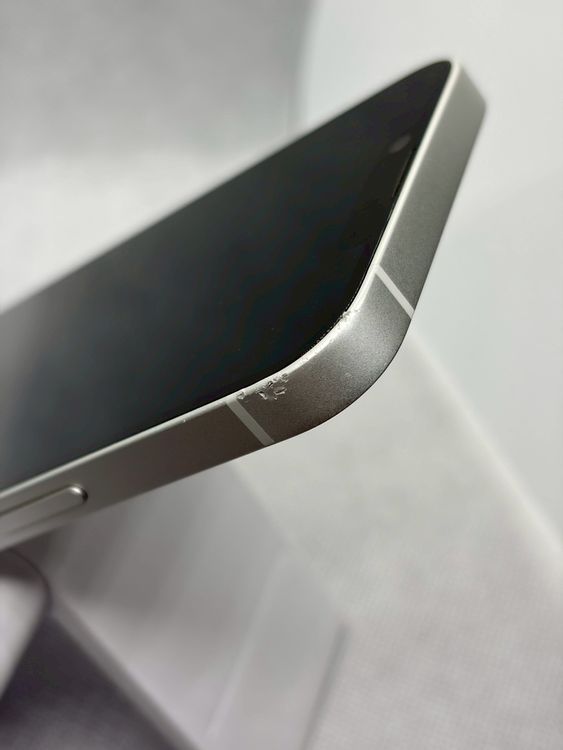���Хåƥ꡼90% SIM�ե꡼ iPhone16e 128GB �ۥ磻��