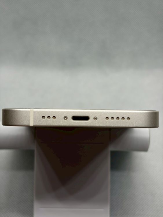 ���Хåƥ꡼83% Ķ���� SIM�ե꡼ iPhone14 128GB �������饤��
