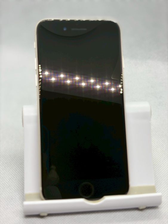 ���Хåƥ꡼82% SIM�ե꡼ iPhoneSE ��3���� 64GB �������饤��