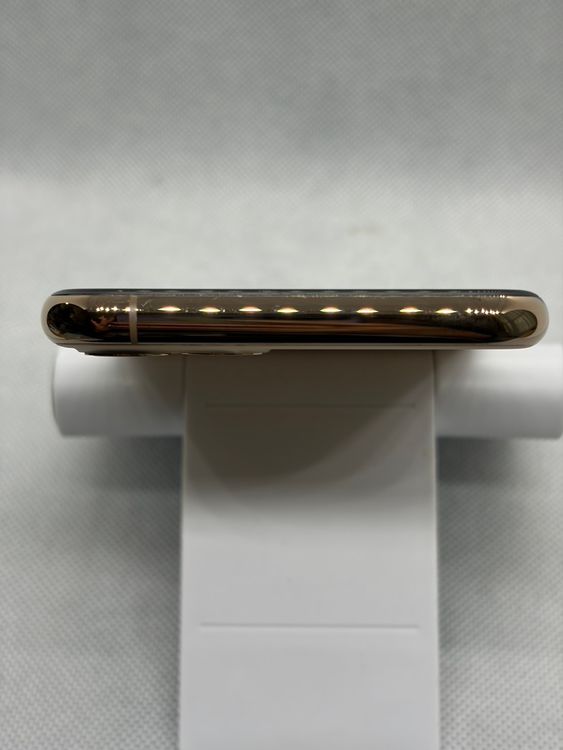 ���Хåƥ꡼86% SIM�ե꡼ iPhone11Pro 64GB �������