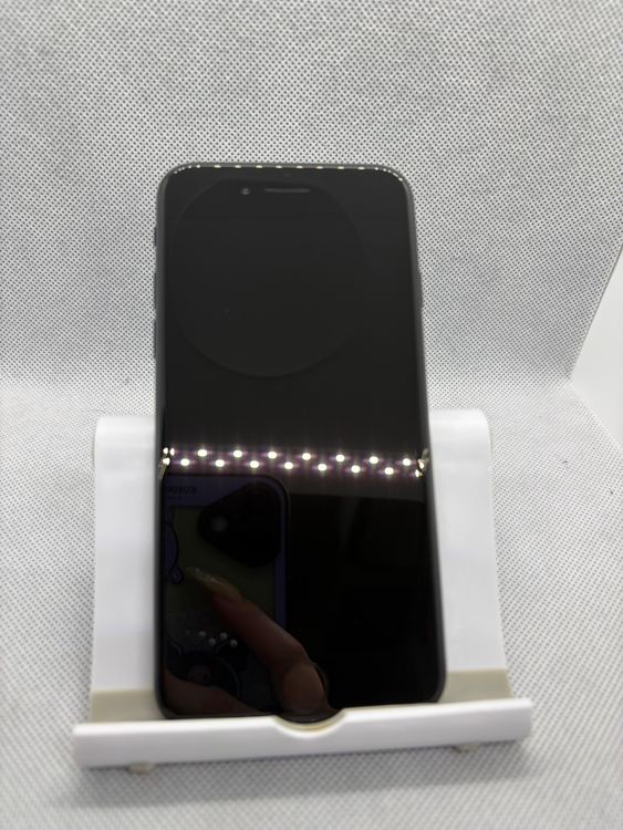 ���Хåƥ꡼100% ���� SIM�ե꡼ iPhoneSE ��3���� 64GB �ߥåɥʥ���