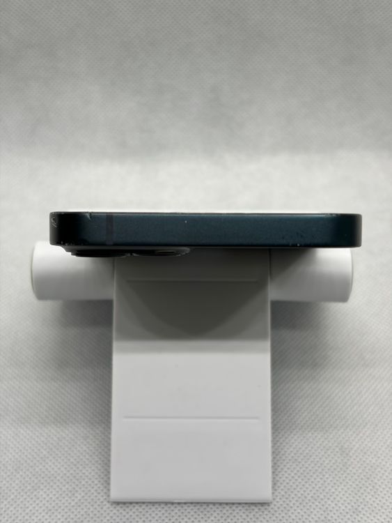 ���Хåƥ꡼83% SIM�ե꡼ iPhone13 256GB �ߥåɥʥ���