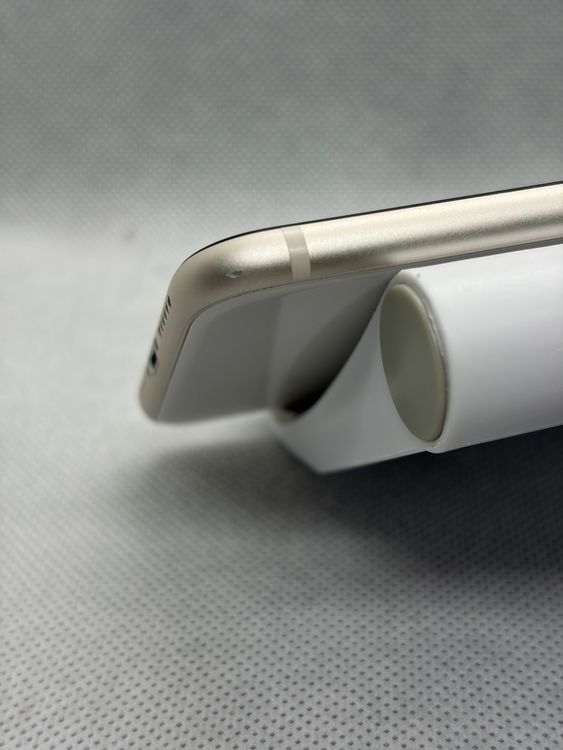 ���ϥԥͥ��ͥå� SIM�ե꡼ iPhoneSE ��3���� 64GB �������饤��