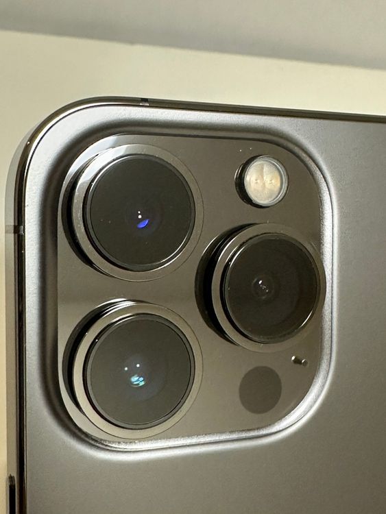 ���Хåƥ꡼80% ���� SIM�ե꡼ iPhone13Pro 512GB ����ե�����