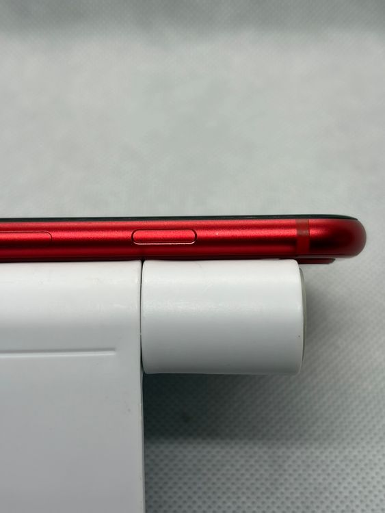 ���Хåƥ꡼86% ���� SIM�ե꡼ iPhoneSE ��2���� 64GB ��å�