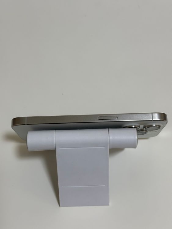 ��SIM�ե꡼ iPhone15Pro 256GB �ۥ磻�ȥ����˥���