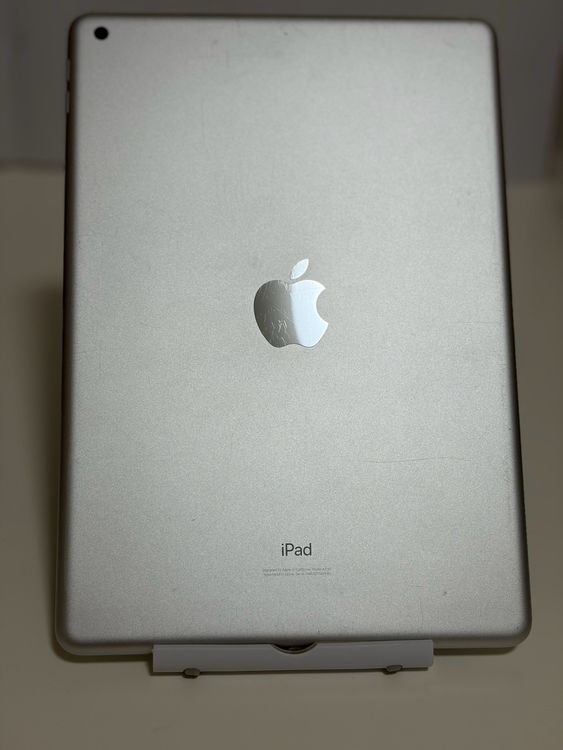 ���Хåƥ꡼82% iPad ��7���� 32GB ����С�
