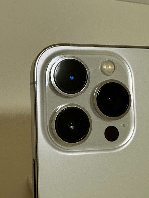 ������ �Хåƥ꡼87% SIM�ե꡼ iPhone13Pro 256GB ����С�