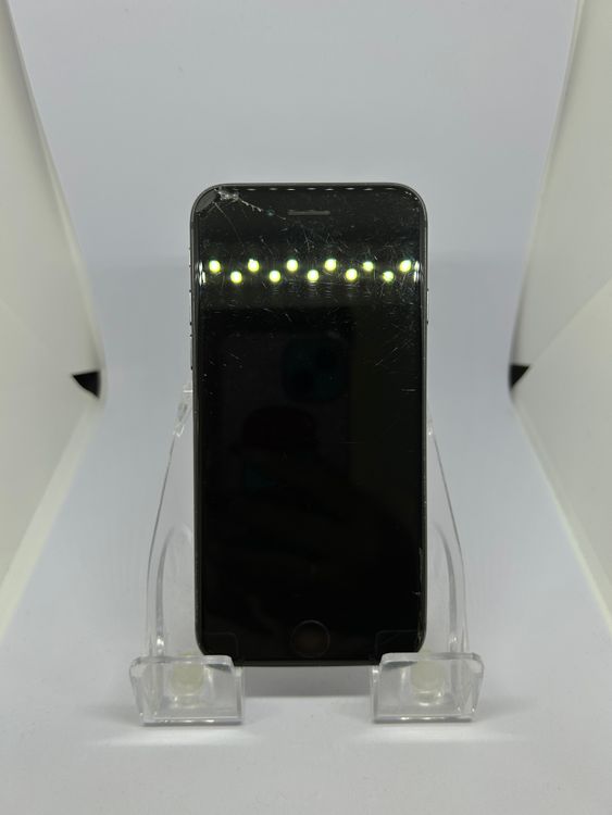 ��SIM�ե꡼ iPhone8 64GB �֥�å�