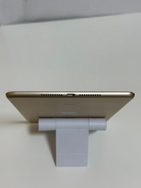 ��iPad mini 4 128GB ������� au