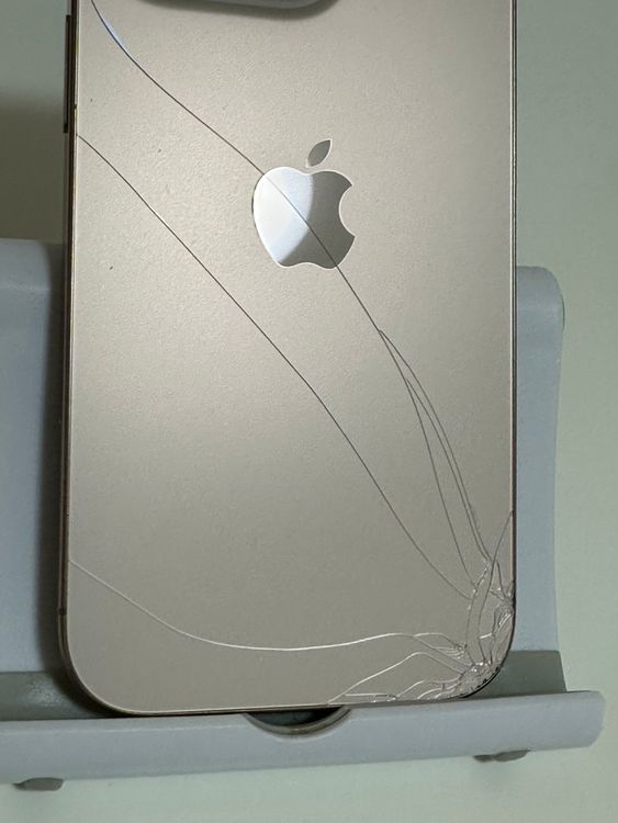 ���Хåƥ꡼89% SIM�ե꡼ iPhone16Pro 256GB �ǥ����ȥ����˥���