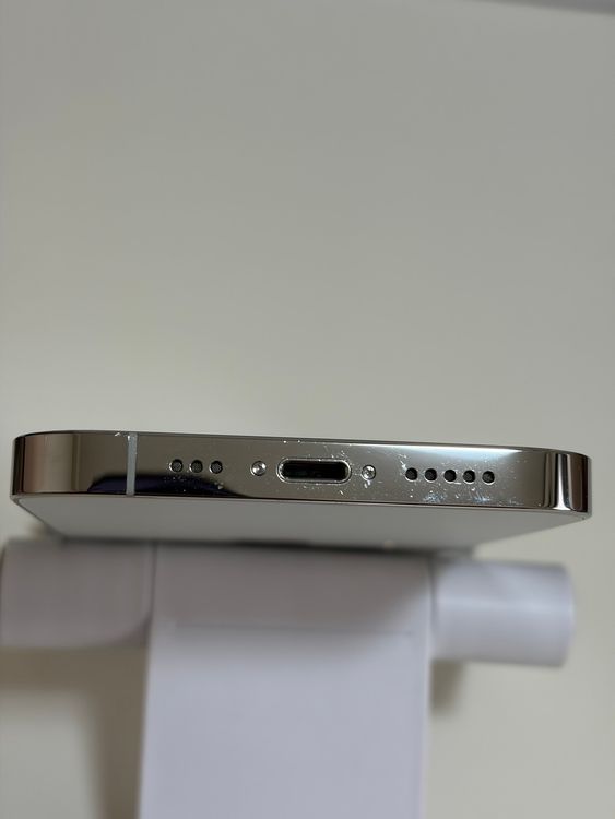���Хåƥ꡼100% SIM�ե꡼ iPhone13Pro 256GB ����С�