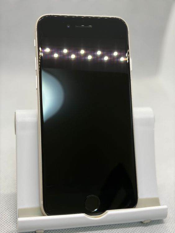 ���Хåƥ꡼89% Ķ���� SIM�ե꡼ iPhoneSE ��3���� 128GB �������饤��