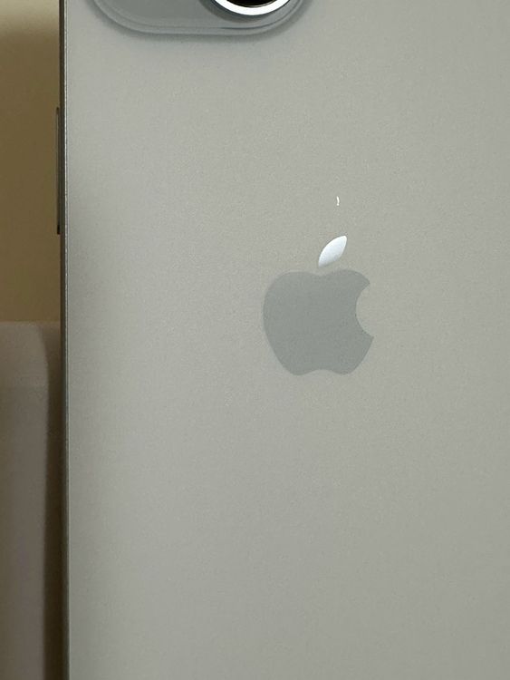 ���Хåƥ꡼86% SIM�ե꡼ iPhone15 128GB �֥롼