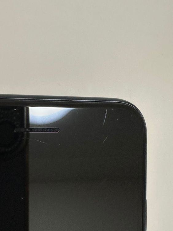 ���Хåƥ꡼97% SIM�ե꡼ iPhoneSE ��3���� 64GB �ߥåɥʥ���