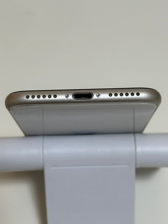 ��SIM�ե꡼ iPhoneSE ��3���� 128GB �������饤��