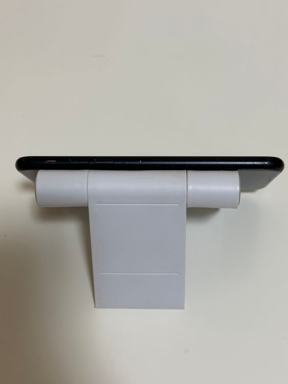 ��SIM�ե꡼ iPhoneSE ��2���� 64GB �֥�å�