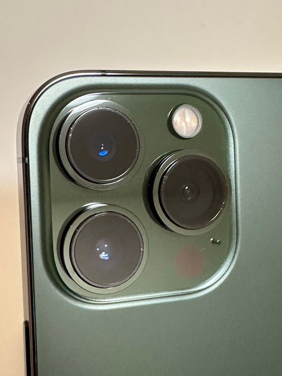��Ķ���� �Хåƥ꡼100% SIM�ե꡼ iPhone13Pro 256GB ����ѥ��󥰥꡼��