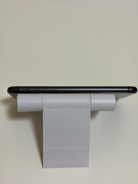 ���Хåƥ꡼94% SIM�ե꡼ iPhone8 64GB ���ڡ������쥤