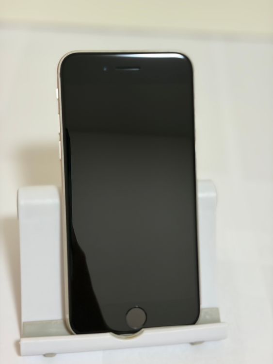 ��Ķ���� �Хåƥ꡼84% SIM�ե꡼ iPhoneSE ��3���� 64GB �������饤��
