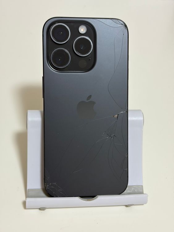 ���Хåƥ꡼81% SIM�ե꡼ iPhone15Pro 512GB �֥�å������˥���