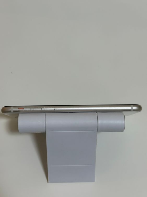 ��SIM�ե꡼ iPhoneSE ��3���� 128GB �������饤��