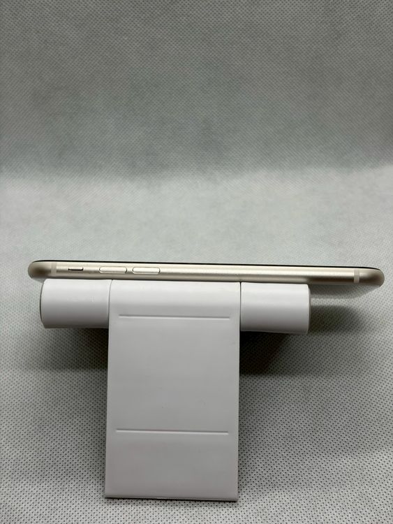 ���Хåƥ꡼88% Ķ���� SIM�ե꡼ iPhoneSE ��3���� 64GB �������饤��