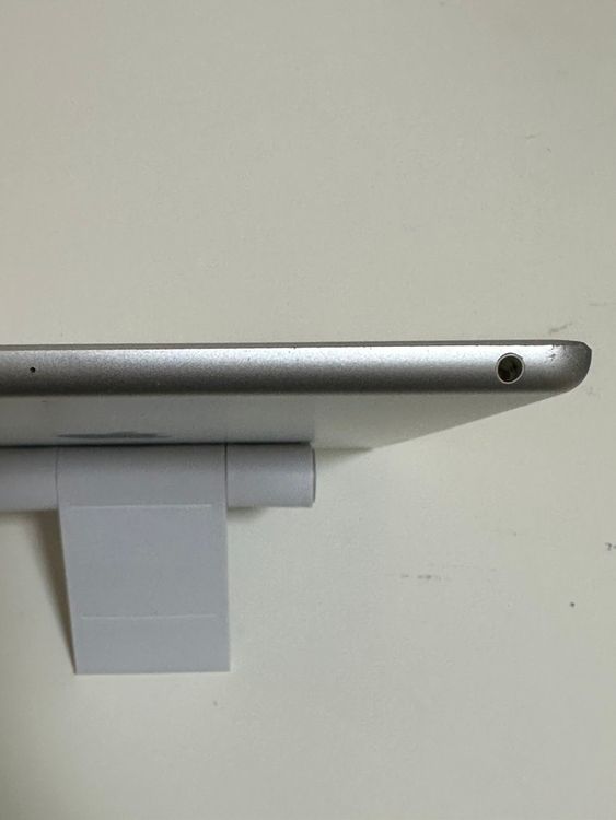 ���Хåƥ꡼84% iPad ��5���� 32GB ����С� Wi-Fi��ǥ�