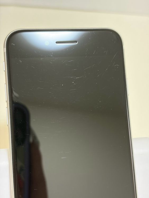 ��SIM�ե꡼ iPhoneSE ��2���� 64GB �ۥ磻��